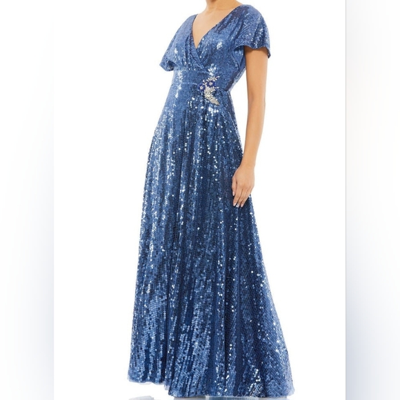 Mac Duggal 10773 - Brooch Detail Evening Gown In Blue Size 10 NWOT MSRP $598 - Picture 1 of 13